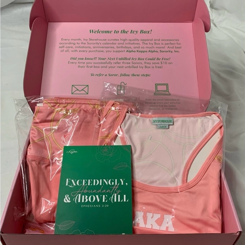 3 piece Alpha Kappa Alpha Sorority Pink workout set
2 tops 1 pant